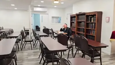הרב יואל אשר לאבין שליט"א מיט א מעסעדזש צו חתנים 