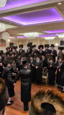 א שמחה בשלימות דורך די געטרייע בארימטן אידן פריינט דער קאנגרעסמאן מייק לאולער!