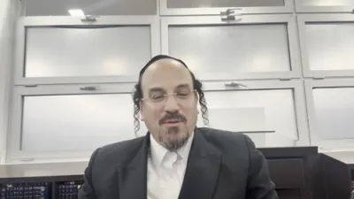 א הערליכע מעשה "פון הגר"מ פיינשטיין זצ"ל וועגן בנות לוט" - דורך הרב אליהו שווארץ ביים שיעור פון עמוד היומי דרשו - פסחים דף נ'