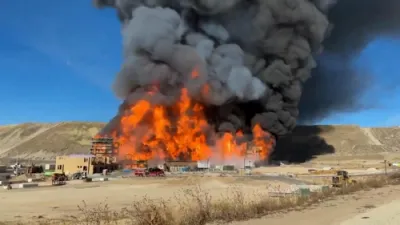 ברעיקינג: א ריזיגע קאמפלעקס אין יוטא האט אויפגעריסן