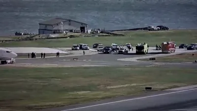 ברעיקינג: מאסיווע פאליציי רעאקציע נאך א באמבע סטראשע ביי רעיגען נאציאנאלער לופטפעלד.