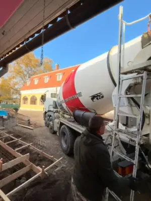 טשענגער אפדעיט: א בליק אויף די פארשריט ביים בויען די מקוה - הכנסת אורחים און בית המדרש הגדול בעיר טשענגער 