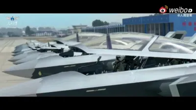 טשיינע ווייזט נייע מיליטערישע ערעפלאנען 