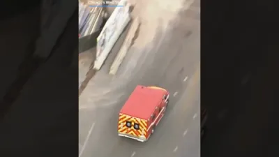 א פארברעכער האט גע'גנב'ט א אמבולאנס אין שיקאגא און געענדיגט מיט א עקסידענט 