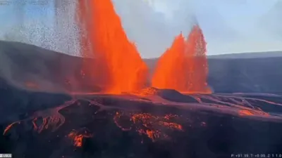 הערליכע לאווע פון א וואלקעינאו אין האוואי