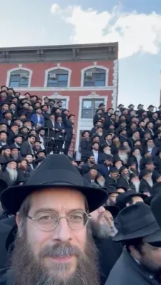 שלוחי חב"ד פון די גאנצע וועלט שטעלן זיך פאר א יערליכע בילד