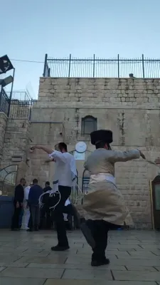 הכנות אין מירון צום נסיעה פון כ"ק אדמו"ר מסאטמאר שליט"א 