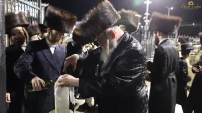 הדלקה פון הגאון רבי גמליאל ראבינאוויטש שליט"א אין מירון