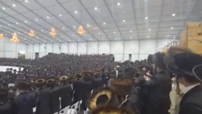 נאך בילדער און ווידיאוס פון שלש סעודות ביי כ"ק אדמו"ר מסאטמאר שליט"א אין מירון