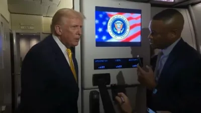 טראמפ בארואיגט ריפארטערס אז נאר ארימע וועלן באקומען די 2000 דאלער טשעק