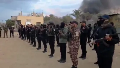 א איזראעלי געשטיצטע מיליטערישע מיליצע קריגט זיך מיט חאמאס 