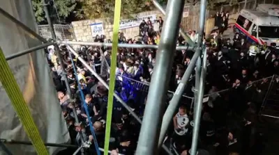 ערשטע חלק פון די גרויסארטיגע מעמד ההדלקה פון כ"ק אדמו"ר מסאטמאר שליט"א אין מירון