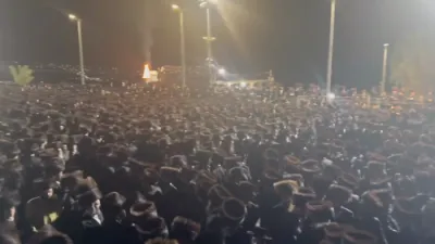 ערשטע חלק פון די גרויסארטיגע מעמד ההדלקה פון כ"ק אדמו"ר מסאטמאר שליט"א אין מירון