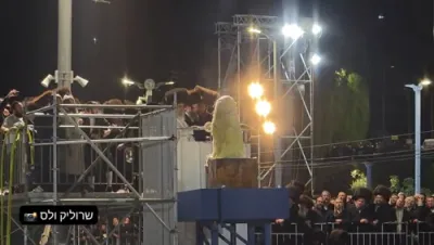 ערשטע חלק פון די גרויסארטיגע מעמד ההדלקה פון כ"ק אדמו"ר מסאטמאר שליט"א אין מירון