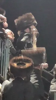 ערשטע חלק פון די גרויסארטיגע מעמד ההדלקה פון כ"ק אדמו"ר מסאטמאר שליט"א אין מירון