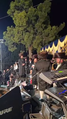 ערשטע חלק פון די גרויסארטיגע מעמד ההדלקה פון כ"ק אדמו"ר מסאטמאר שליט"א אין מירון