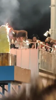 ערשטע חלק פון די גרויסארטיגע מעמד ההדלקה פון כ"ק אדמו"ר מסאטמאר שליט"א אין מירון