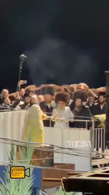 ערשטע חלק פון די גרויסארטיגע מעמד ההדלקה פון כ"ק אדמו"ר מסאטמאר שליט"א אין מירון