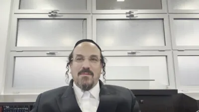 א הערליכע מעשה פון הגה"צ רבי זונדל קרויזר זצ"ל כוחה של ברכה בכוונה - דורך הרב אליהו שווארץ ביים שיעור פון עמוד היומי דרשו -פסחים דף ס"א