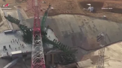 רוסלאנד שטעלט צייטווייליג אפ זייערע רייזעס צום ספעיס צוליב וואס די טורעם האט זיך צובראכן