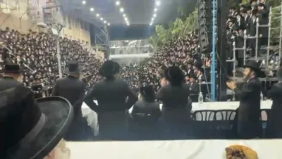 די מעמד אין בני ברק בראשות כ"ק אדמו"ר מסאטמאר שליט"א 