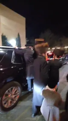 פולע גאלעריע פון שמחת החתונה בחצר הקודש סקווירא וויזניץ 