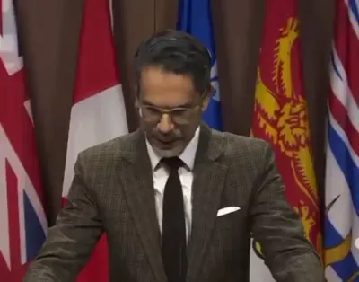 פאלעסטינע קאנאדישע קלאגן די רעגירונג פארן זיך אריינמישן אין די מיטל מזרח קריג