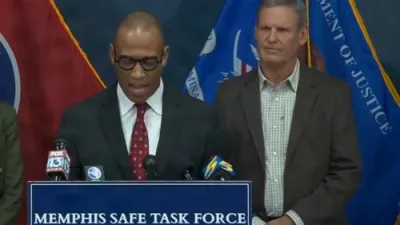 טראמפ אדמיניסטראציע מעלדט איבער א האטליין צו מעלדן איבער אומלעגאלע אימיגראנטן 