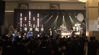 שלומי דאסקאל, זאנוויל וויינבערגער & אהרלה סמט - מחרוזת ריקודים