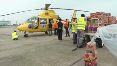 א מבול מאכט חרוב אינדוניזיע