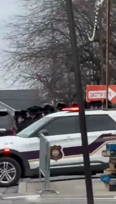 ספיקער פון קאנגרעס מייק דזשאנסאן באזוכט ביי כ"ק אדמו"ר מסקווירא שליט"א 