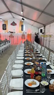 טויזענטער אידן בייטייליגן זיך ביים יומא דהילולא קדישא פון מופת הדור בעל מנוחת אשר מ'טשענגער זי''ע בעיר הישועות טשענגער