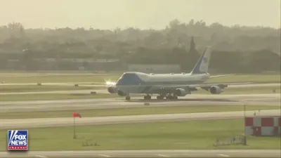 טראמפ קערט זיך צוריק צום ווייסן הויז נאך טעינקסגיווינג אין פלארידע.