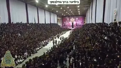 פולע ווידיאו פון מצוה טאנץ פון כ"ק אדמו"ר מסאטמאר שליט"א ביים חתונה פון א עלטסטע אור אייניקל
