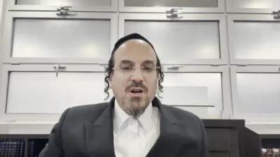 א הערליכע מעשה פון הרה"ק רבי שמעון מלעלוב זי"ע  גודל קבלה שלא לדבר בתפילה - דורך הרב אליהו שווארץ ביים שיעור פון עמוד היומי דרשו -פסחים דף ס"ט