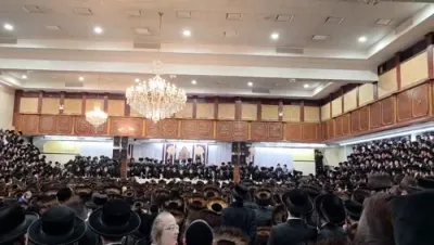 פולע ווידיאוס פון אב"ד סאטמאר וויליאמסבורג שליט"א ביים חתונה פון א עלטסטע אייניקל 