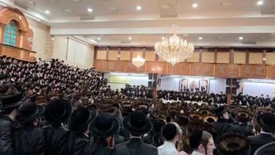 פולע ווידיאוס פון אב"ד סאטמאר וויליאמסבורג שליט"א ביים חתונה פון א עלטסטע אייניקל 