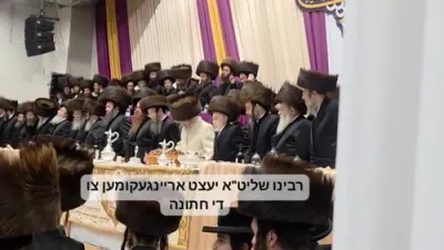 ווידיאוס פון שמחת החתונה בחצר הקודש סאטמאר 