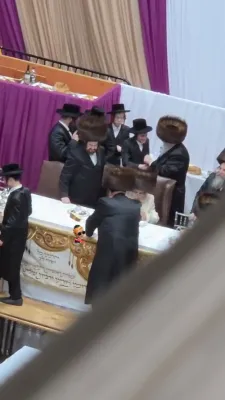 ווידיאוס פון שמחת החתונה בחצר הקודש סאטמאר 