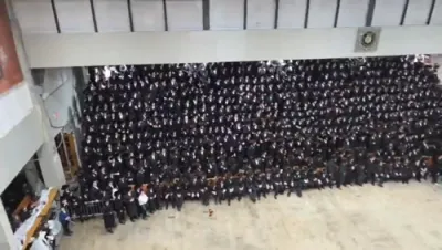 ווידיאוס פון שמחת החתונה בחצר הקודש סאטמאר 