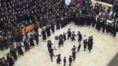 ווידיאוס פון שמחת החתונה בחצר הקודש סאטמאר 