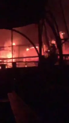 23 זענען אומגעקומען אין אינדיע נאך א נאכט פייער