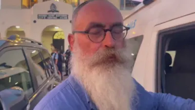 עס האט גענומען 20 מינוט ביז פאליציי איז אנגעקומען צו די סידני אוסטראליע שיסעריי