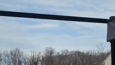 יונייטעד פלייט קערט זיך צוריק קיין דאלעס נאך א ​​מאטאר דורכפאל ביים זיך הייבן