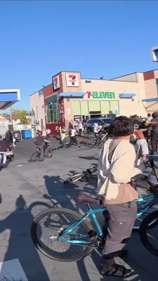 א לאס אנדזשעלעס געשעפט ווערט בא'גנב'ט