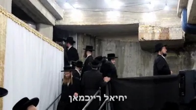 הרה"ק רבי יעקב מאיר שעכטער שליט"א  באטייליגט זיך ביים כ"א כסלו אין ירושלים 