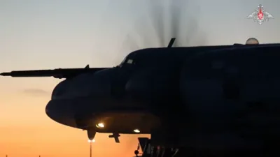 רוסישע און כינעזישע באמבאדירער גייען אריין אין די אליאירטע לופט זאנעס.