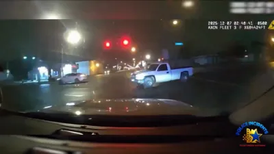 א פאליציאנט אין אוהייאו האט געמאכט א שרעקליכע עקסידענט ביים דורכפארן א רויט לייט אויפן וועג צו א סצענע