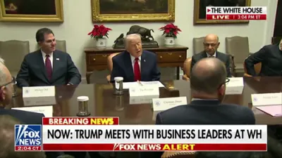 טראמפ מעלדט אז די מיליטער האבן געכאפט די ​​גרעסטן ווענעזועלא אויל טאנקער