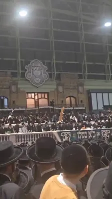 פולע ווידיאוס פון כ"א כסליו בחצר הקודש סאטמאר 